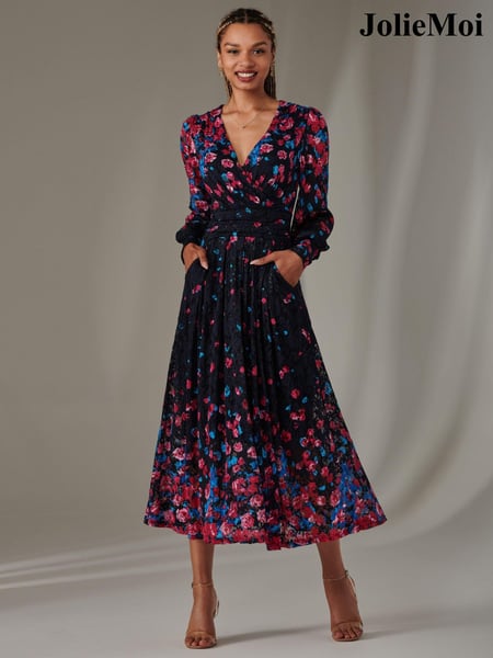 Jolie Moi Pink Dalia Symmetrical Print Lace Maxi Dress (AV8624) | € 123