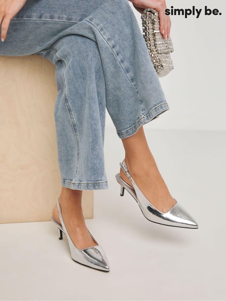 Simply Be Silver Slingback Court Shoes In Wide Fit (AW5507) | € 53