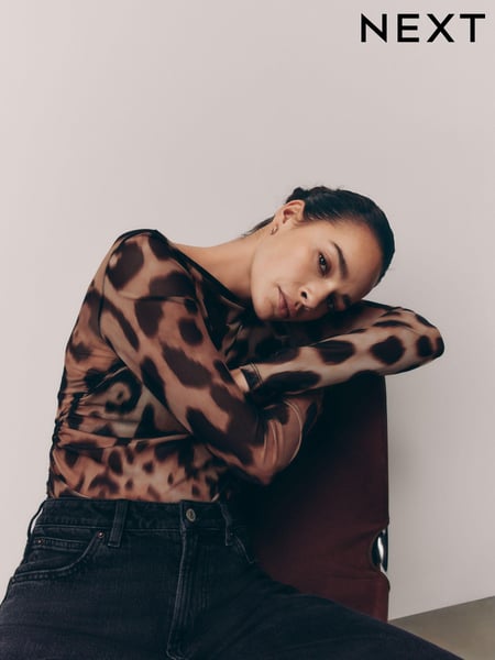 Leopard Print Long Sleeve Ruched Side Mesh Top (AW6712) | € 35