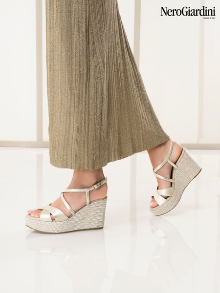 NeroGiardini Gold Leather Woven Wedge Sandals (AY0513) | € 226