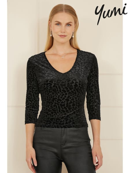 Yumi Black Velvet Leopard Print V-Neck Top (AY8525) | € 35