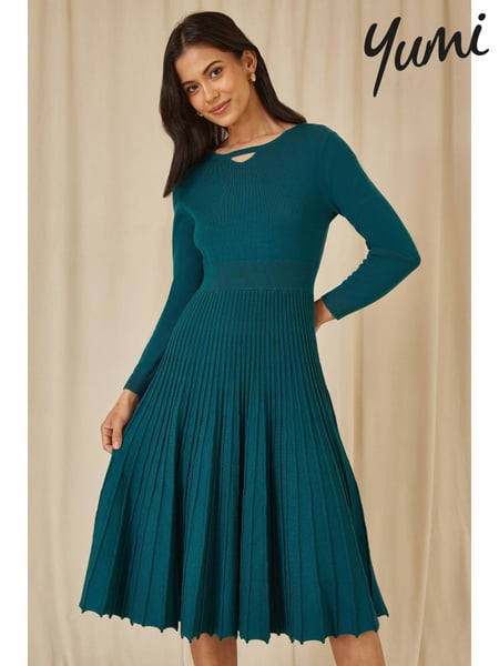 Yumi Blue Knitted Pleated Skater Dress With Notch Neckline (AY8528) | € 117