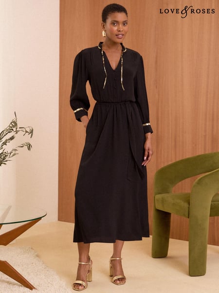 Love & Roses Black Sequin Trim V Neck Midi Dress (B21153) | € 94