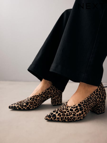 Animal Forever Comfort® Leather Point Toe Low Block Heels (B28976) | € 86