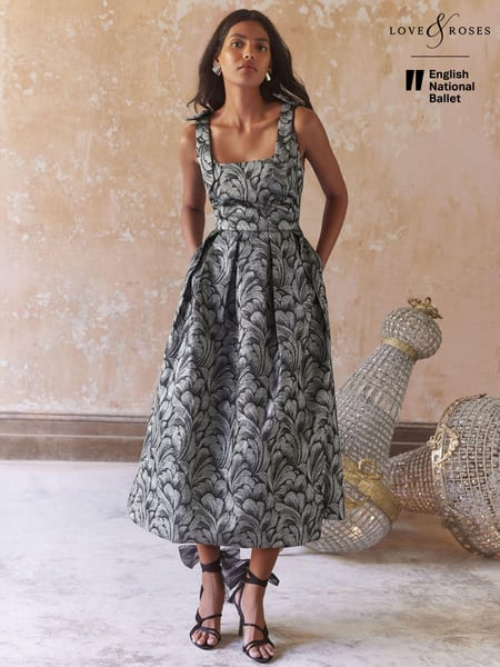 Love & Roses Silver Feather Jacquard Structured Midi Dress (B29453) | € 69