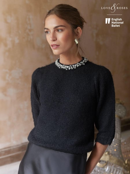 Love & Roses Black Jewel Embellished 3/4 Sleeve Jumper (B39379) | € 50