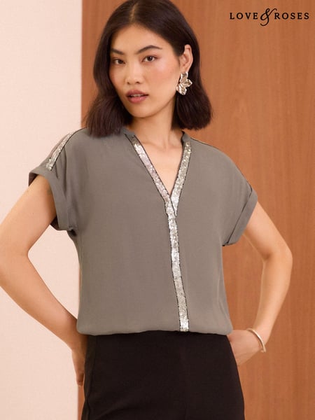 Love & Roses Grey Sequin V Neck Roll Sleeve Blouse (B47283) | € 25