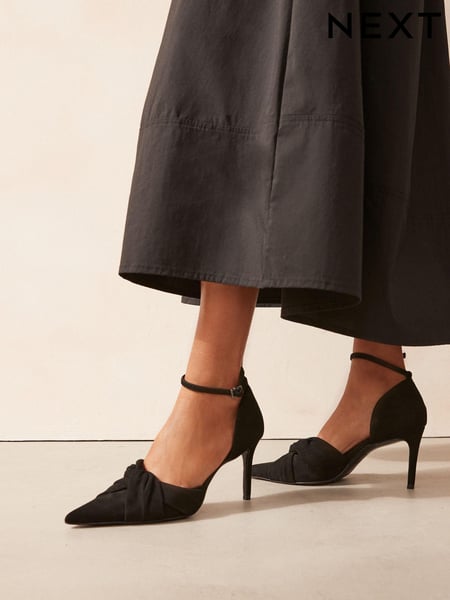 Black Forever Comfort® Standard/Wide Fit Leather Knot Point Toe Heel Court Shoes (B56402) | € 28