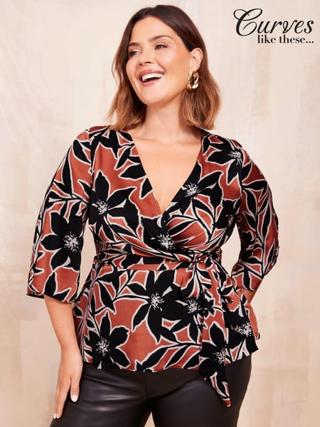 Curves Like These Black Kimono Wrap Blouse (B67597) | € 59