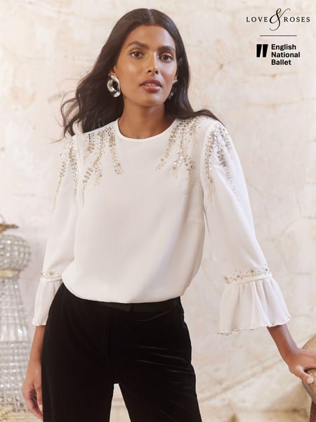 Love & Roses Ivory White Embellished Crew Neck Flute Sleeve Blouse (B84956) | € 32