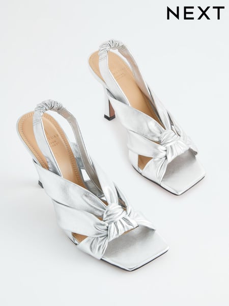 Silver Signature Forever Comfort® Leather Twist Sandals (C19252) | € 19