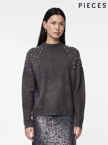 PIECES Grey Round Neck Pearl Embellished Nod To Christmas Detail Jumper (C28254) | € 26