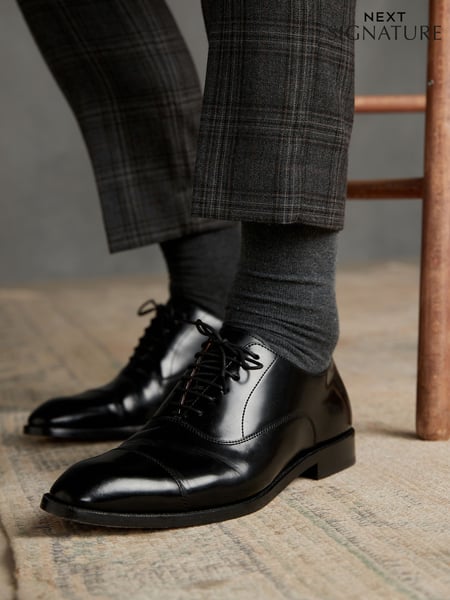 Black Standard Fit Signature Leather Sole Oxford Toe Cap Shoes (C28489) | € 148