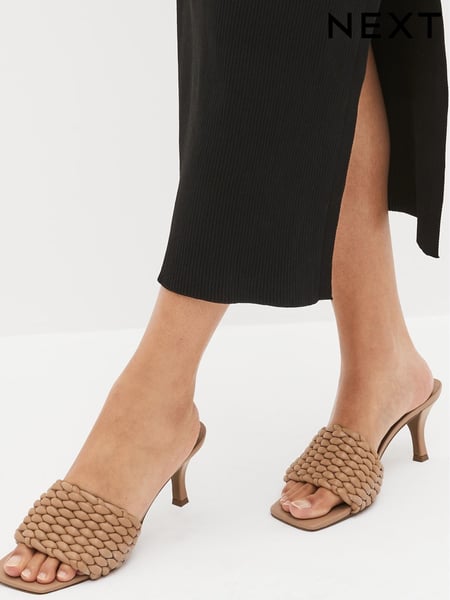 Tan Brown Signature Leather Padded Weave Mules (C35772) | € 51
