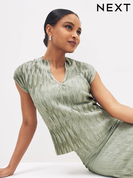 Sage Green Co Ord Plisse Short Sleeves V-Neck Top (D10871) | € 8