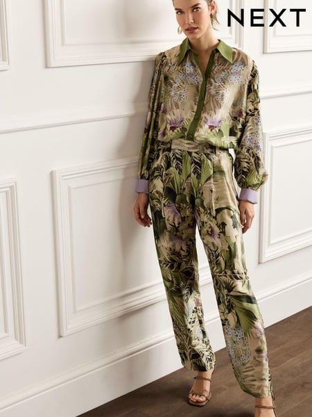 Khaki Green Palm Leaf Print Slim Tapered Trousers (D15861) | € 31