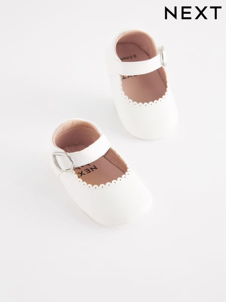 White Mary Jane Baby Shoes (0-24mths) (D34844) | € 14