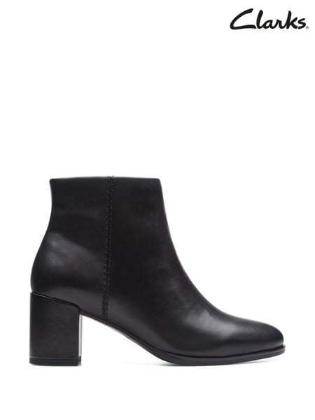Clarks Black Standard Fit (F) Leather Freva55 Zip Boots (D68159) | € 78