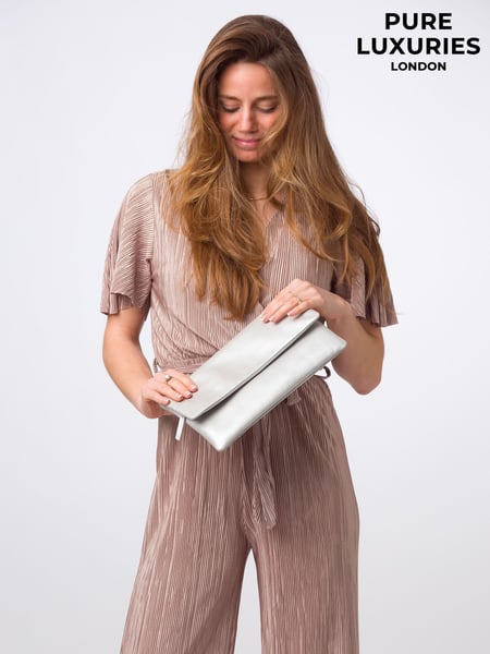 Pure Luxuries London Amelia Nappa Leather Clutch Bag (E01075) | € 61