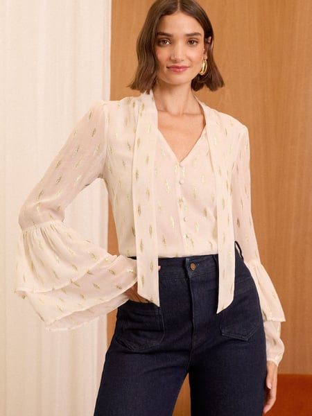 Love & Roses Ivory White Metallic Pussy Bow Flute Sleeve Blouse (E06880) | € 33