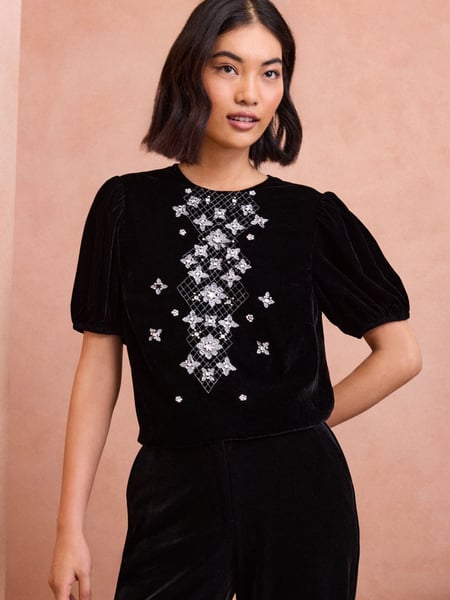 Love & Roses Black Petite Velvet Crystal Puff Sleeve Top (E07390) | € 38