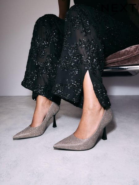 Shimmer Standard Fit Forever Comfort® Point Toe Curve Heels Courts Shoes (E18533) | € 26