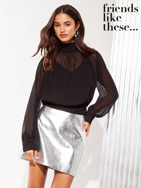 Friends Like These Black Shirred Belted Back Chiffon Blouse (E30530) | € 37