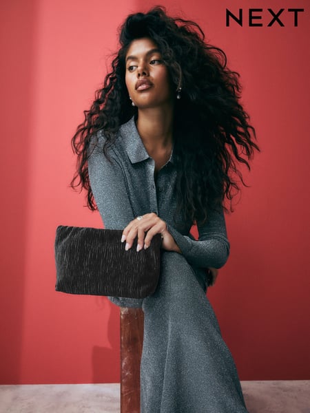 Black Textured Velvet Snap Clutch (E57318) | € 18