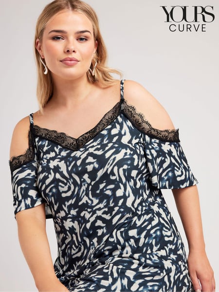 Yours Curve Black Lace Cold Shoulder Swing Top (E82924) | € 56