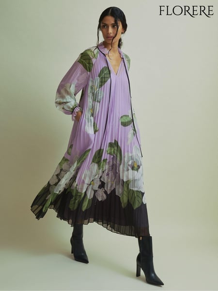 Florere Pleated Tie Neck Maxi Dress (E84644) | € 356