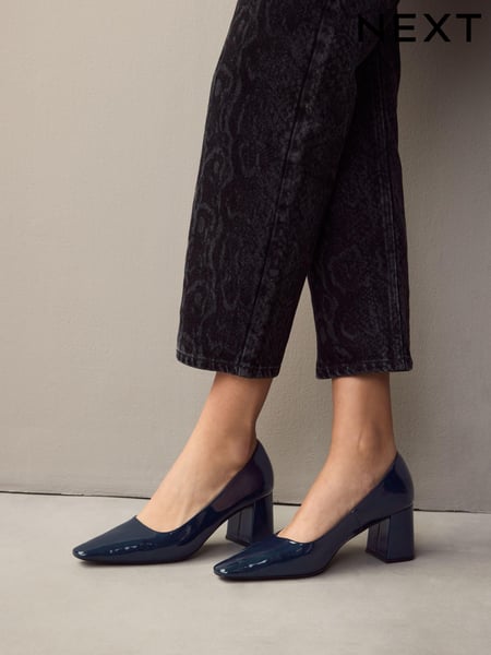Navy Standard/Wide Fit Forever Comfort® Standard/Wide Fit Chisel Toe Block Courts (E85152) | € 47