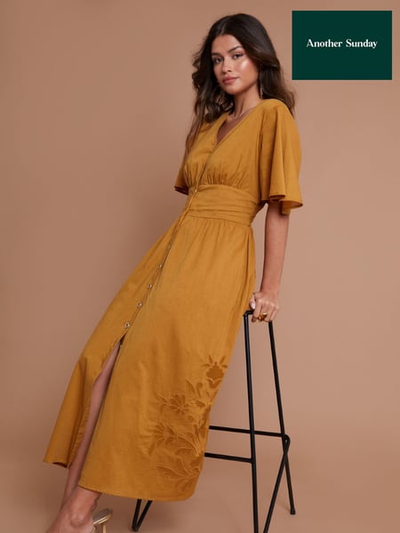 Another Sunday Gold Flutter Sleeve Button Through 100% Cotton Midi Dress With Embroidery (E86212) | € 48