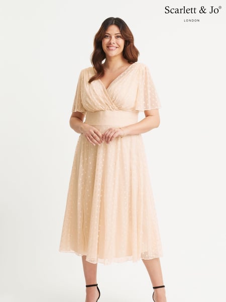 Scarlett & Jo Cream Victoria Dobby Spot Midi Dress (E86298) | € 133