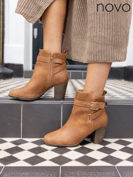 Novo Brown Regular Fit Jayda Buckle Detail Heeled Boots (E94093) | € 66