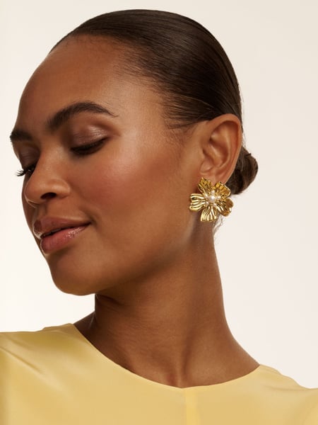 Ted Baker Gold Tone Petarie: Flower Statement Stud Earrings (F08477) | € 70