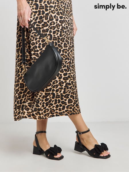 Simply Be Black Double Bow Low Block Heels In Wide Fit (F19764) | € 58
