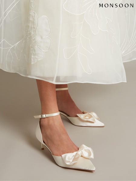 Monsoon Natural Stacy Satin Bow Pointed Toe Heels (F22749) | € 156