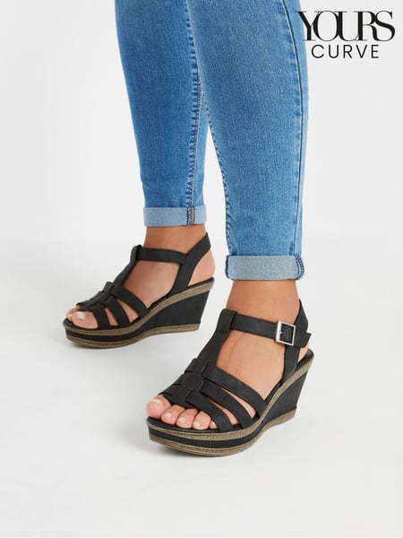 Yours Curve Black Wide Fit Extra Wide Fit T-Bar Heeled Sandals (F42778) | € 64