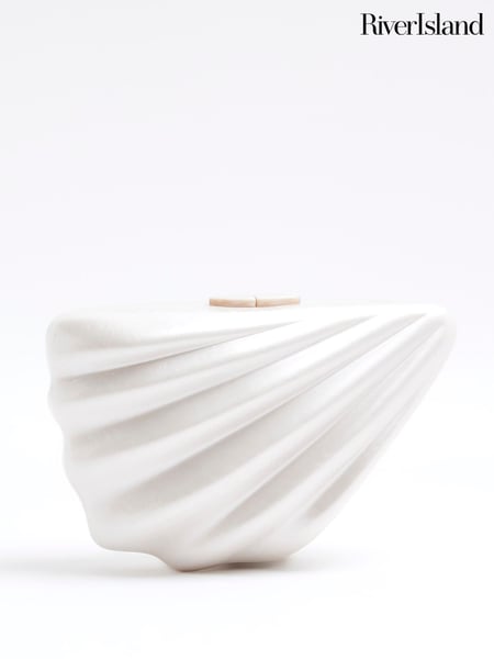 River Island Cream Shell Clutch Bag (F50303) | € 56