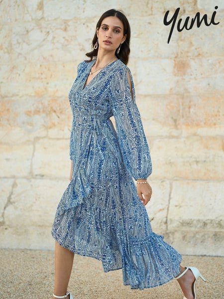 Yumi Blue Paisley Dipped Hemline Midi Dress With Open Long Sleeves (F70210) | € 109