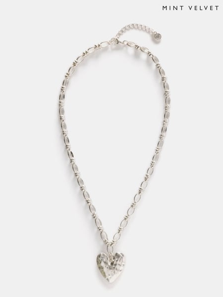 Mint Velvet Silver Tone Heart Necklace (F83053) | € 55