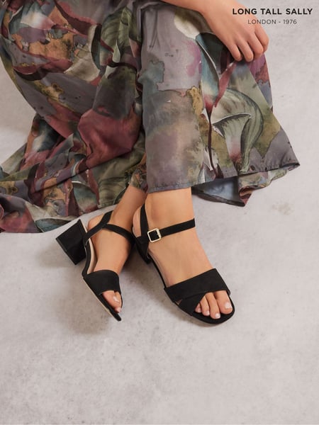 Long Tall Sally Black Two Part Block Sandals (F88604) | € 78