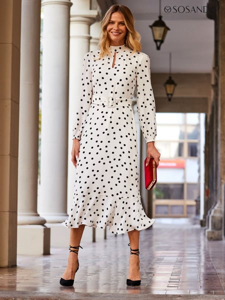 Sosandar White Petite Petite Spot Print Keyhole Detail Belted Fit & Flare Dress (F93664) | € 117