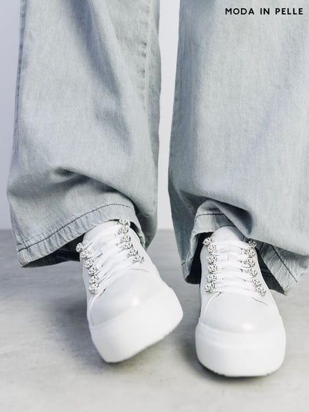 Moda in Pelle Blossie Pearl Detail Slab Sole Leather Trainers (F99277) | € 172