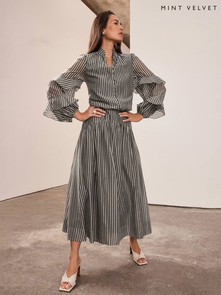 Mint Velvet Green Khaki Spot Print Midi Skirt (H13894) | € 154
