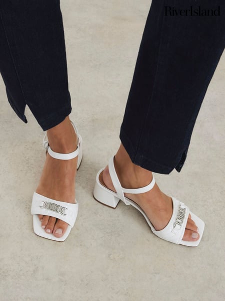 River Island White Snaffle Blocked Heel Sandals (H24096) | € 56