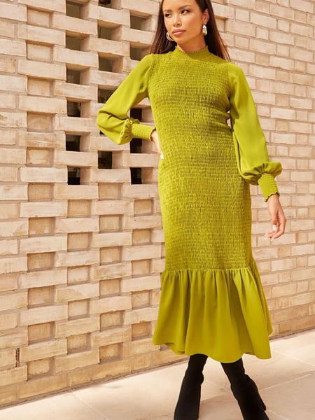 Chi Chi London Green Long Sleeve Shirred Maxi Dress (K26835) | € 18