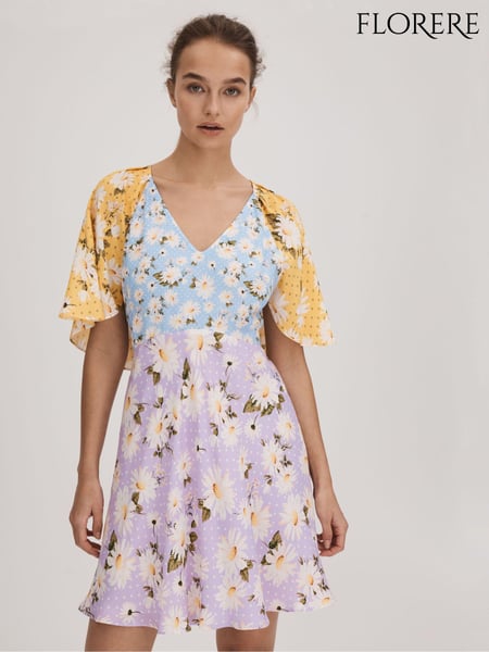 Florere Printed Cape Sleeve Mini Dress (K72526) | € 278