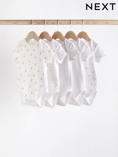 White 5 Pack Baby Short Sleeve Bodysuits (K79873) | € 16 - € 18