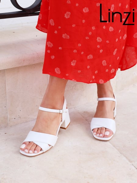 Linzi White Vivian Wide Fit Heeled Sandals With Crossover Front Strap (K95276) | € 59